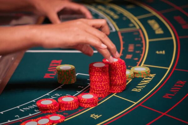 Muốn gom tiền từ Baccarat Choangclub phải nắm chắc luật chơi sau đây